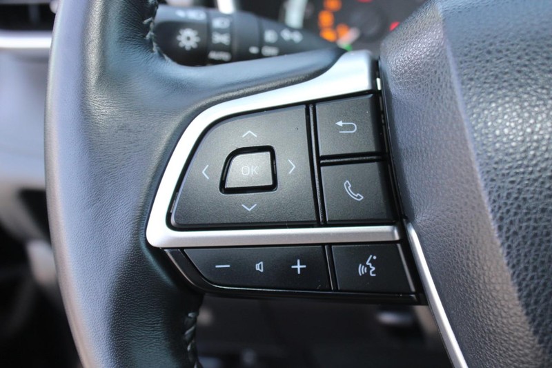 Toyota Highlander Vehicle Image 16