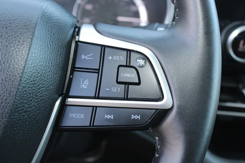 Toyota Highlander Vehicle Image 17