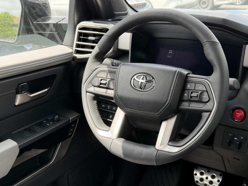Toyota Tundra 4WD Vehicle Image 07