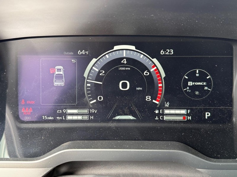 Toyota Tundra 4WD Vehicle Image 17
