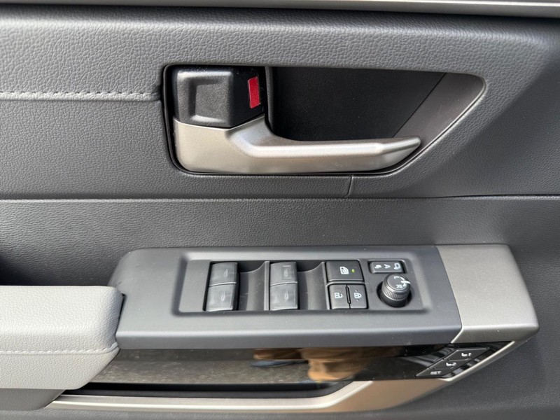Toyota Tundra 4WD Vehicle Image 19