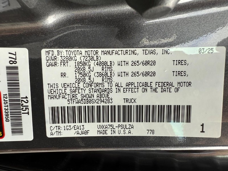 Toyota Tundra 4WD Vehicle Image 21