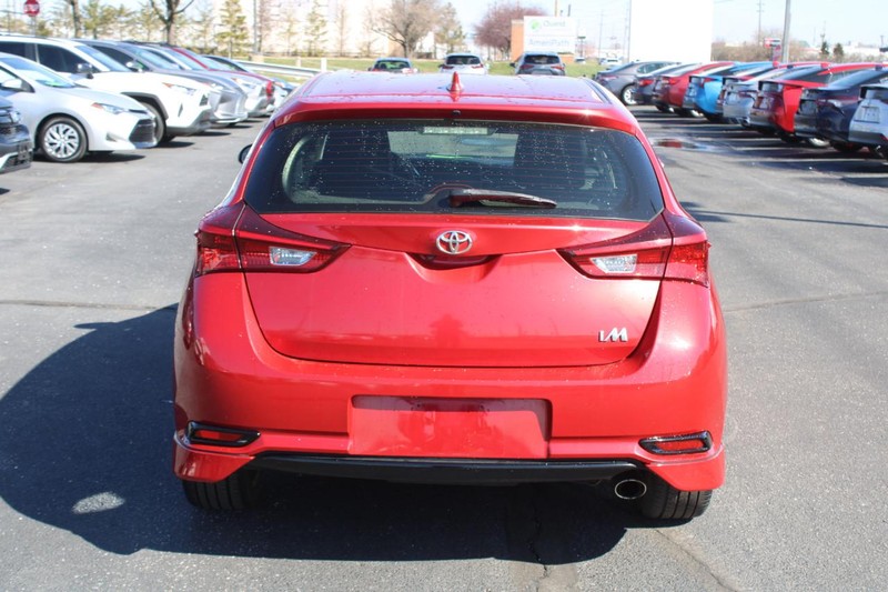 Toyota Corolla iM Vehicle Image 04