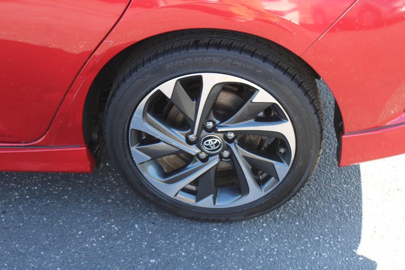 Toyota Corolla iM Vehicle Image 06