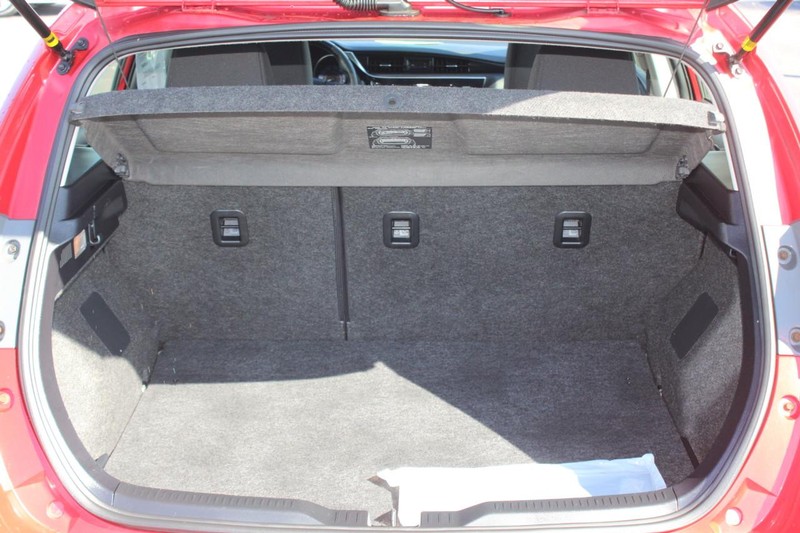 Toyota Corolla iM Vehicle Image 07