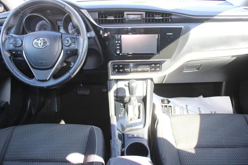 Toyota Corolla iM Vehicle Image 11