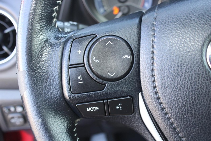 Toyota Corolla iM Vehicle Image 13