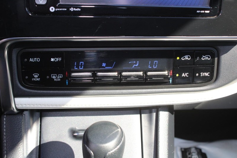 Toyota Corolla iM Vehicle Image 17