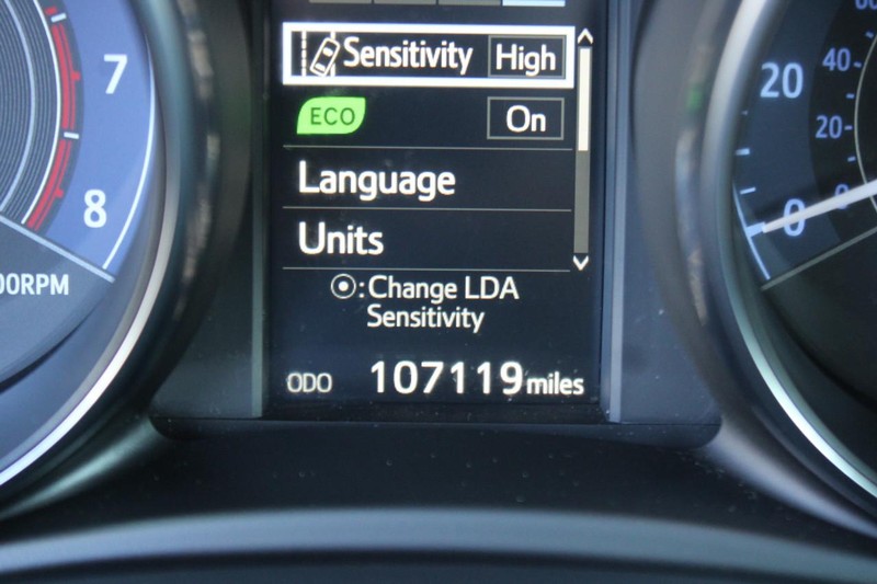 Toyota Corolla iM Vehicle Image 21