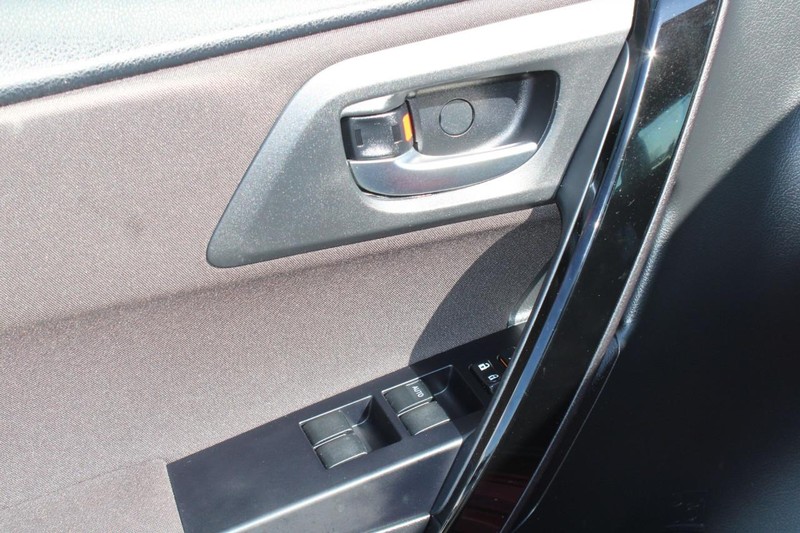 Toyota Corolla iM Vehicle Image 22