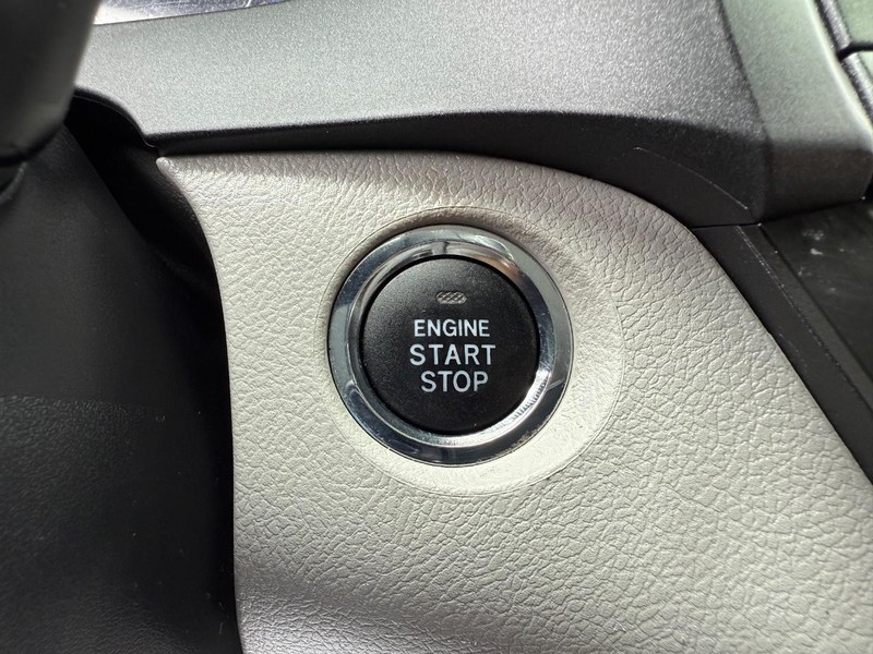 Toyota Sienna Vehicle Image 19