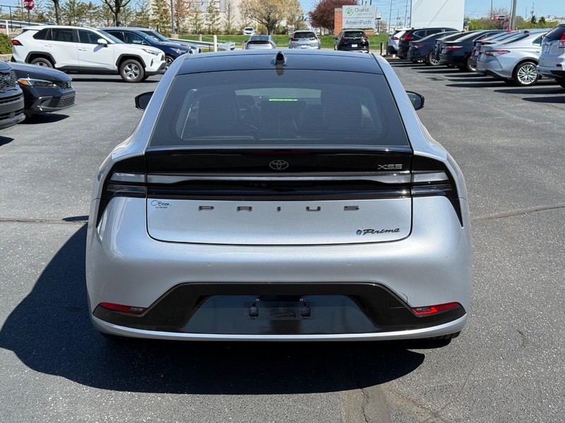 Toyota Prius Prime Vehicle Image 04