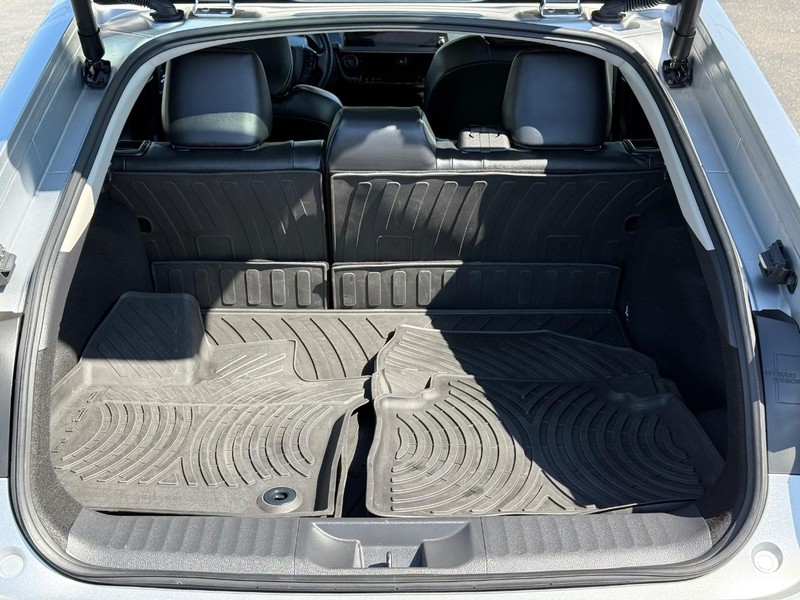 Toyota Prius Prime Vehicle Image 07