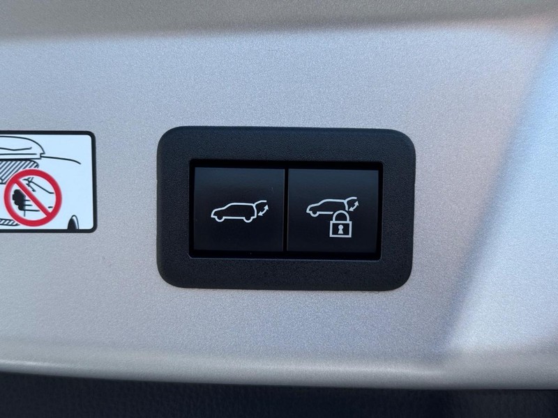 Toyota Prius Prime Vehicle Image 08