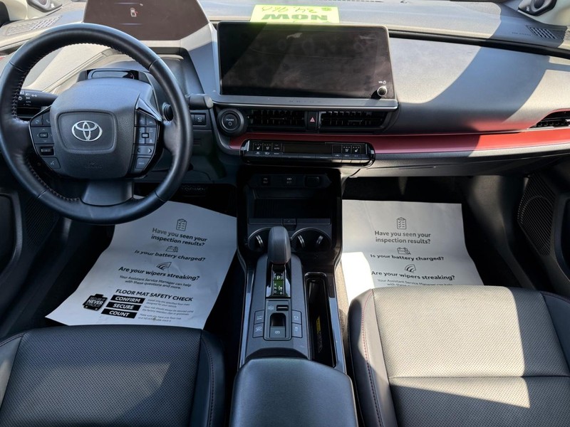 Toyota Prius Prime Vehicle Image 12