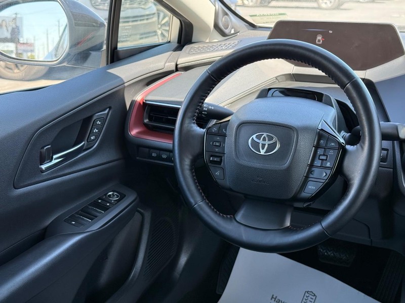 Toyota Prius Prime Vehicle Image 13