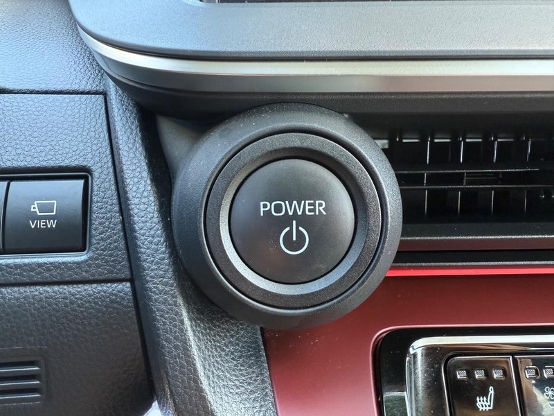 Toyota Prius Prime Vehicle Image 17