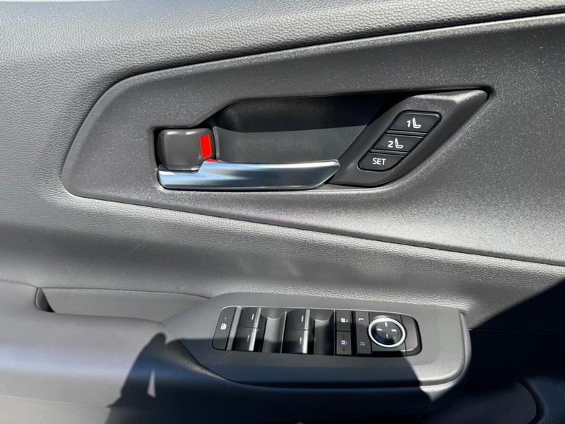 Toyota Prius Prime Vehicle Image 25
