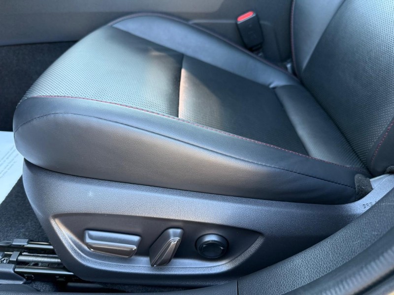 Toyota Prius Prime Vehicle Image 26