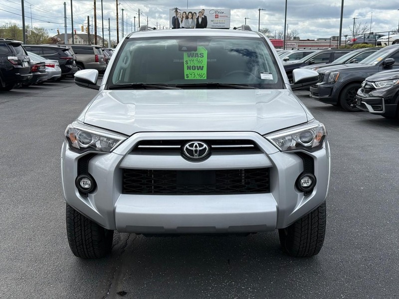 Toyota 4Runner Vehicle Image 09