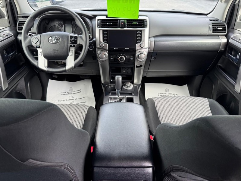 Toyota 4Runner Vehicle Image 12