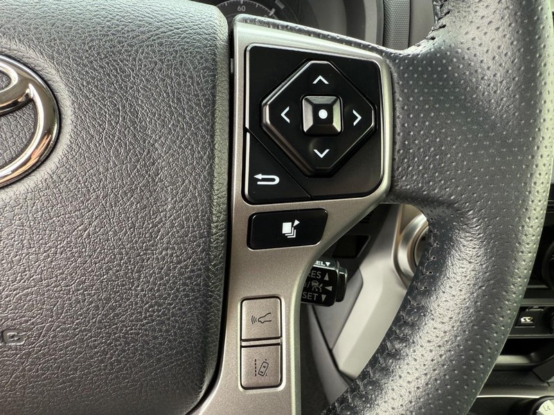 Toyota 4Runner Vehicle Image 15