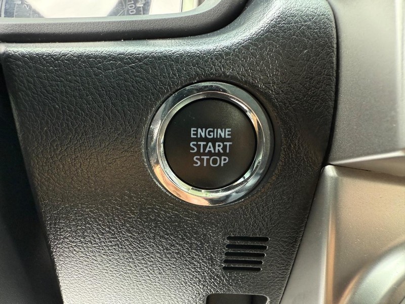 Toyota 4Runner Vehicle Image 16
