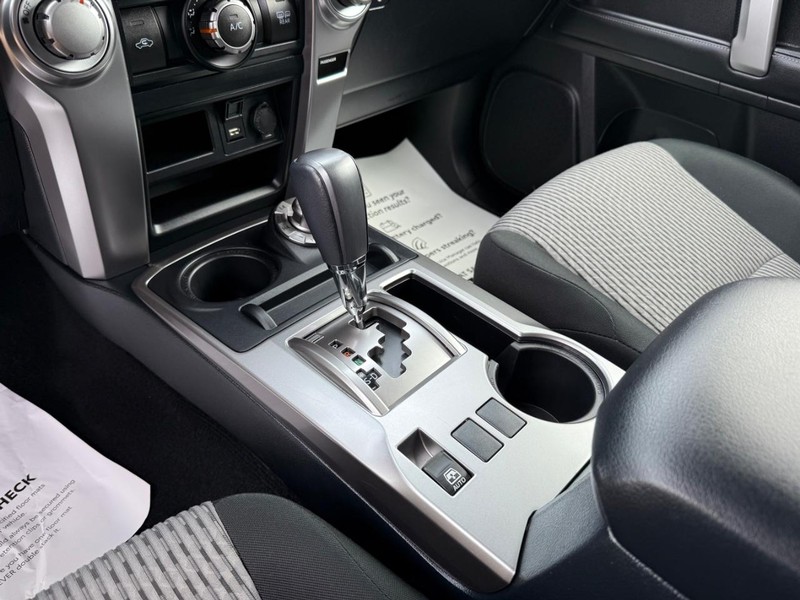 Toyota 4Runner Vehicle Image 20