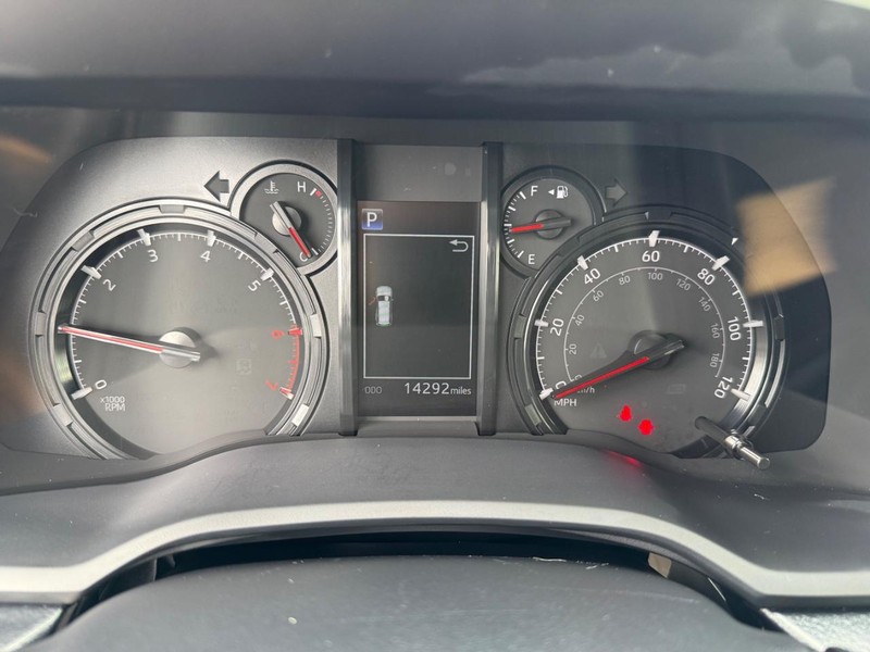 Toyota 4Runner Vehicle Image 22
