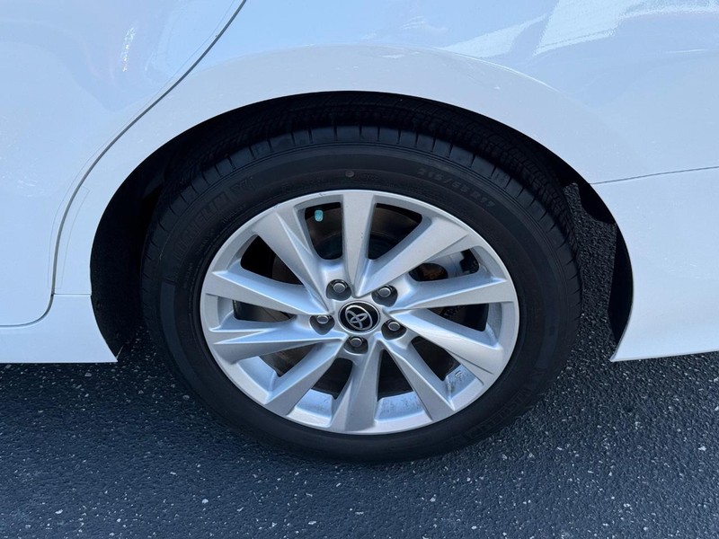 Toyota Camry Vehicle Image 06