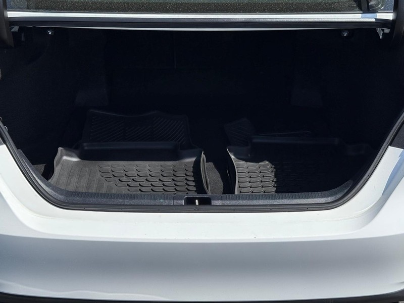 Toyota Camry Vehicle Image 07