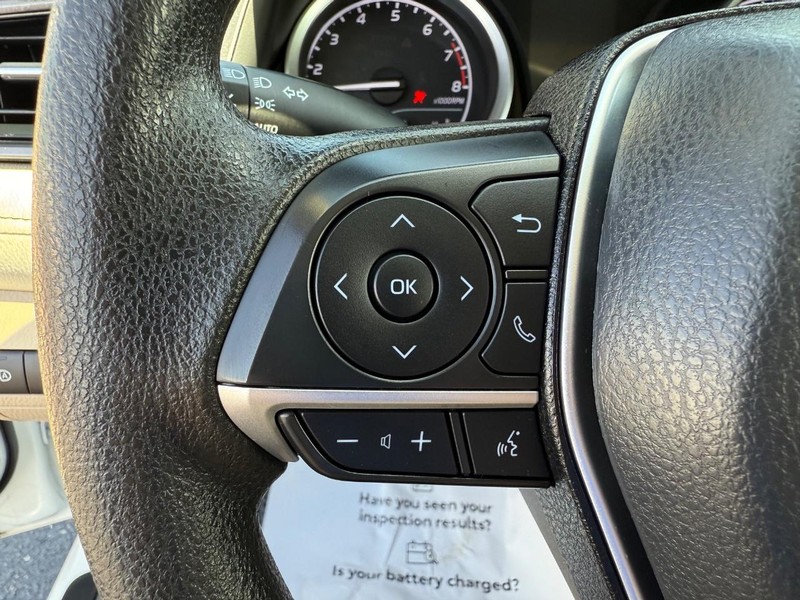 Toyota Camry Vehicle Image 13