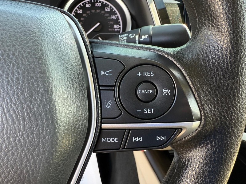 Toyota Camry Vehicle Image 14