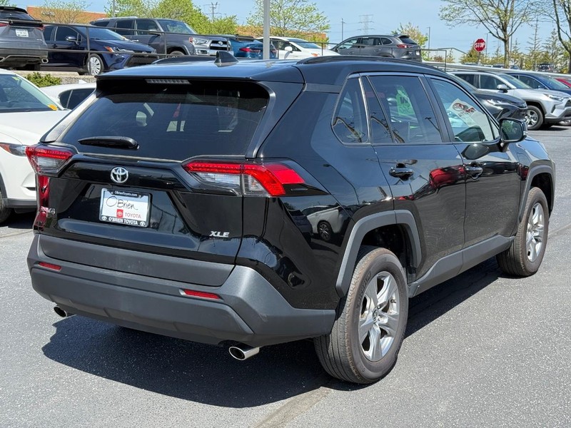 Toyota RAV4 Vehicle Image 03