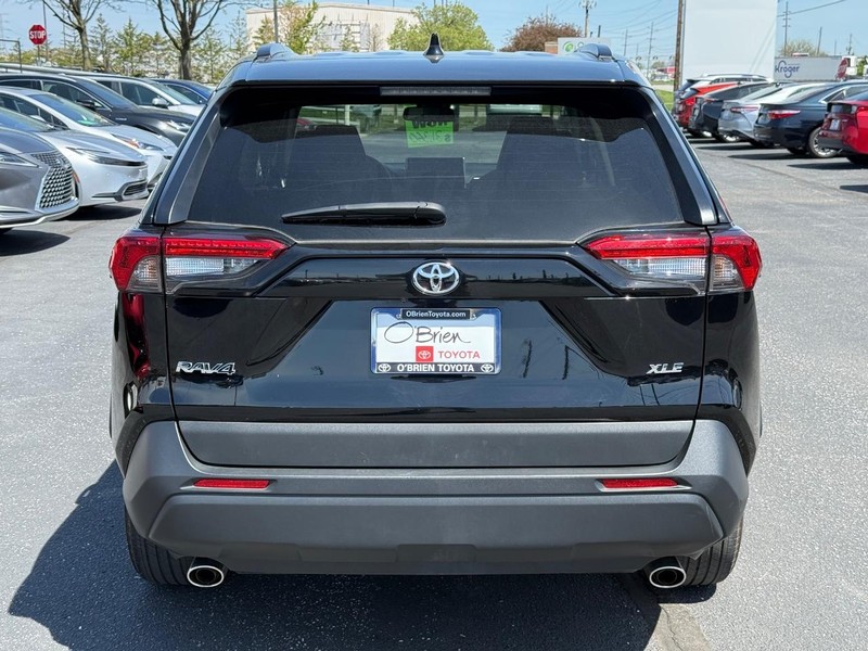 Toyota RAV4 Vehicle Image 04