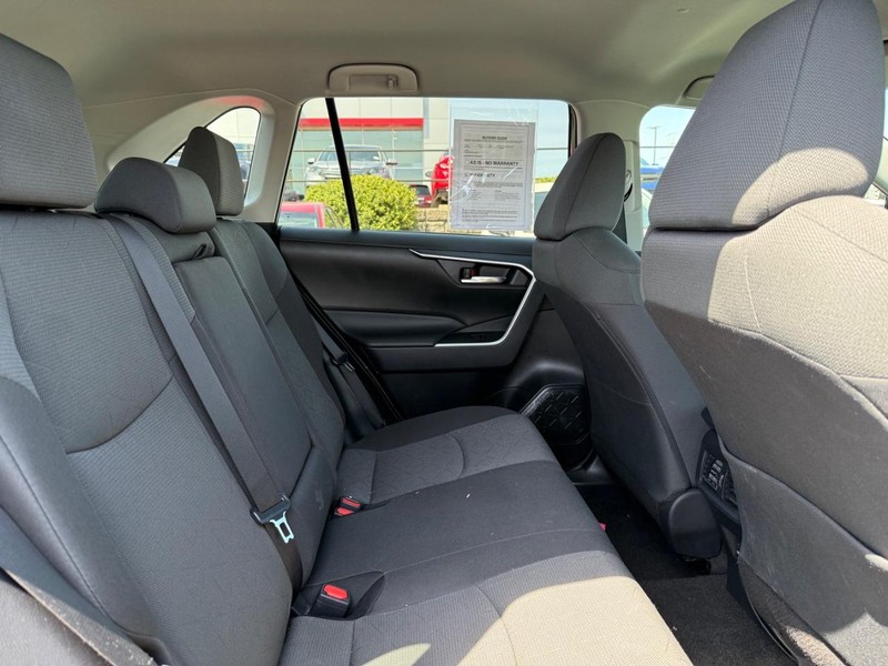 Toyota RAV4 Vehicle Image 10
