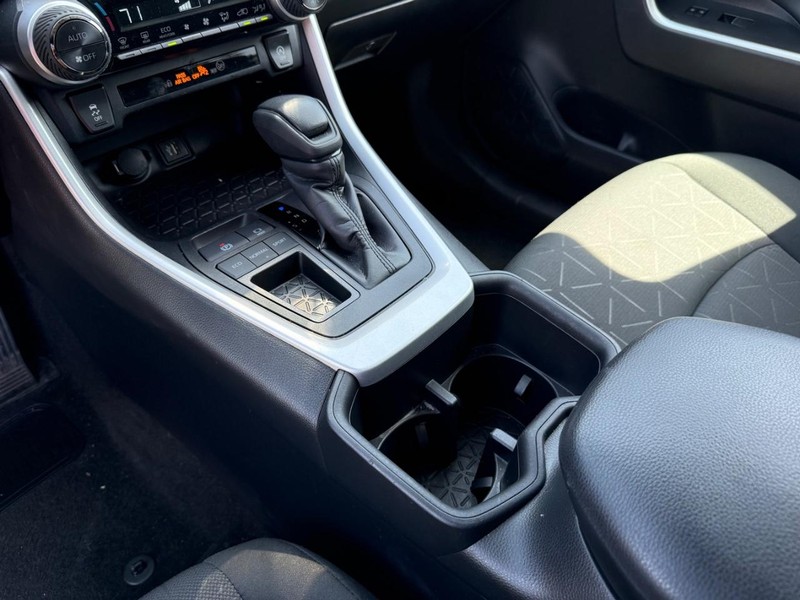 Toyota RAV4 Vehicle Image 19