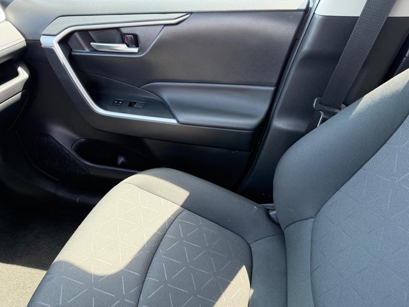 Toyota RAV4 Vehicle Image 20