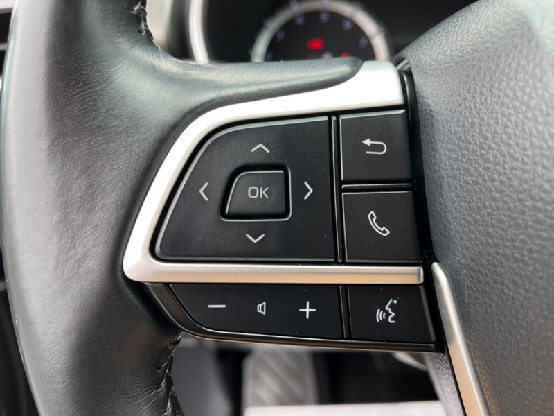 Toyota Highlander Vehicle Image 16