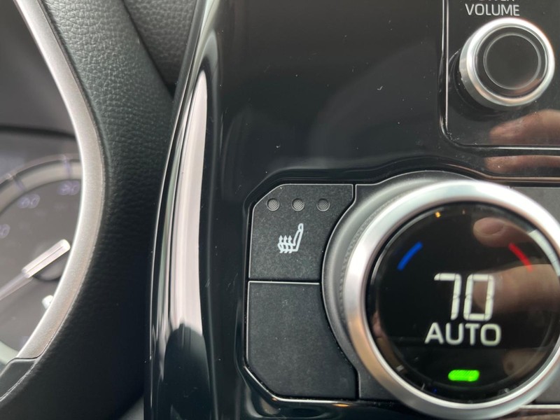 Toyota Highlander Vehicle Image 19