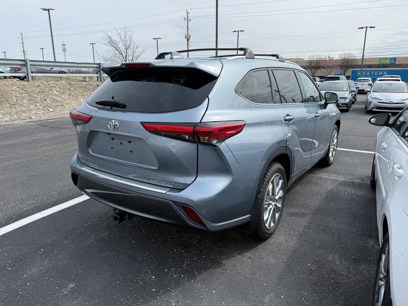 Toyota Highlander Vehicle Image 04