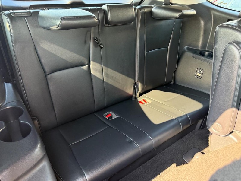 Toyota Highlander Vehicle Image 10
