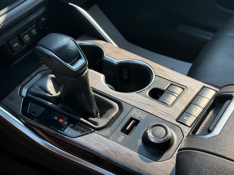 Toyota Highlander Vehicle Image 22