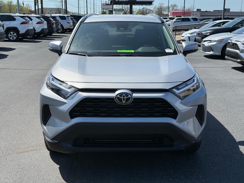Toyota RAV4 Vehicle Image 09