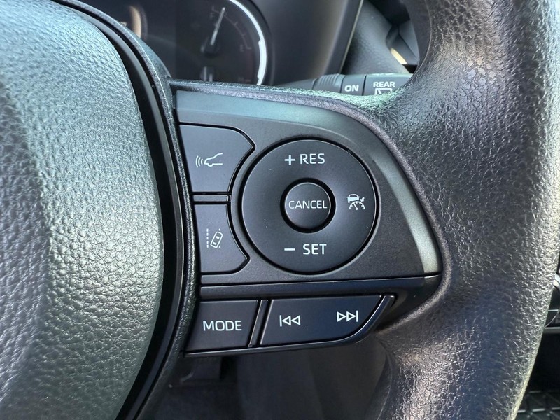 Toyota RAV4 Vehicle Image 14