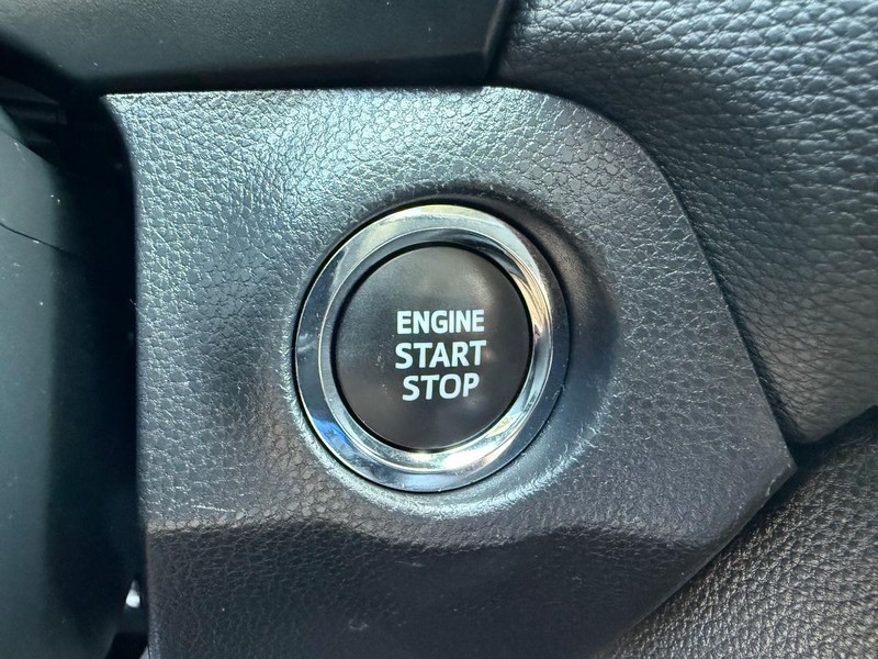 Toyota RAV4 Vehicle Image 15