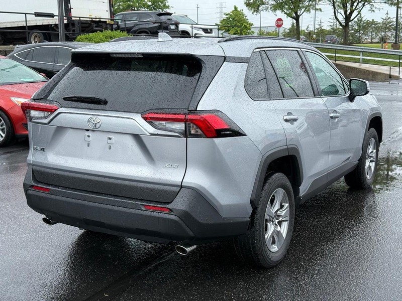 Toyota RAV4 Vehicle Image 03
