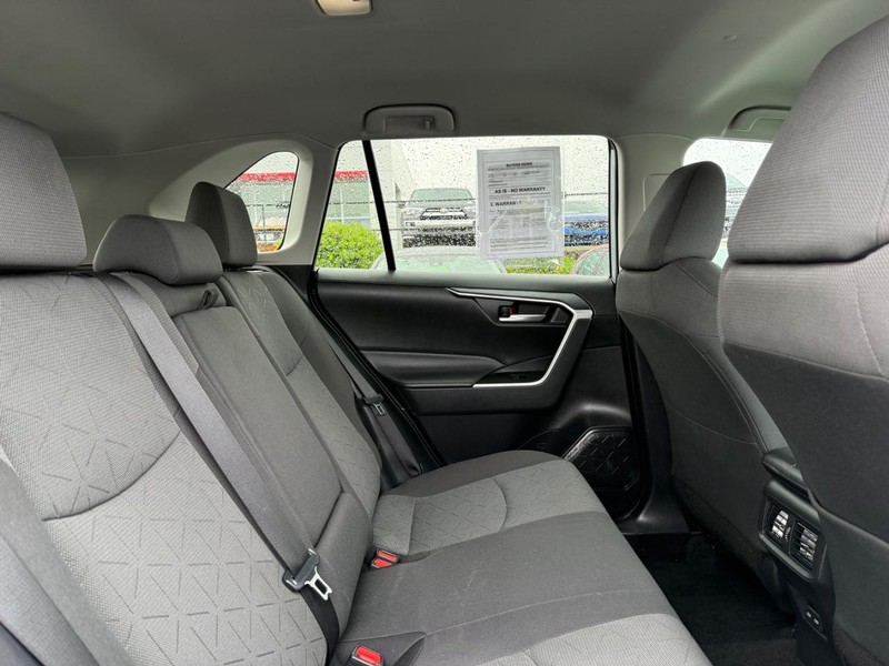 Toyota RAV4 Vehicle Image 10