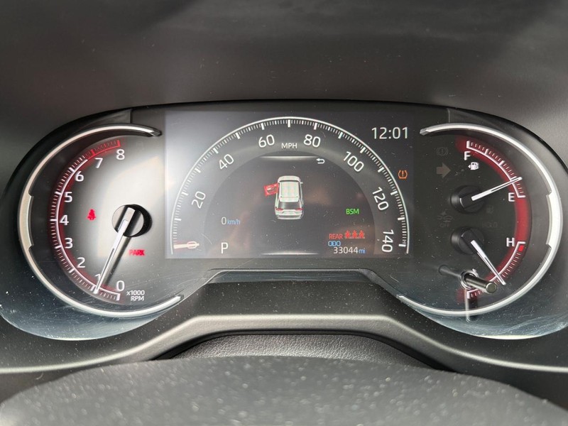 Toyota RAV4 Vehicle Image 21