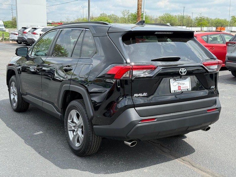 Toyota RAV4 Vehicle Image 05